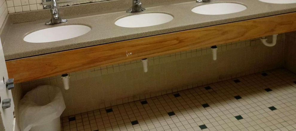 restroom image